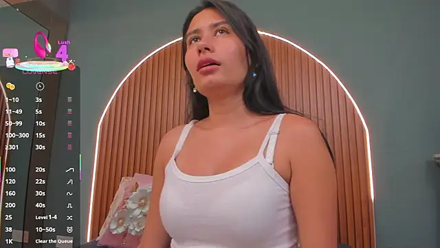 NayeCloud online show from 12.16.25