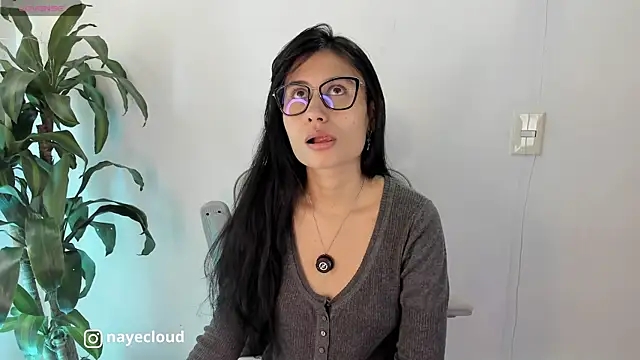 Snapshot of NayeCloud chatting on 05.14.26 NayeCloud online show from 05.14.26