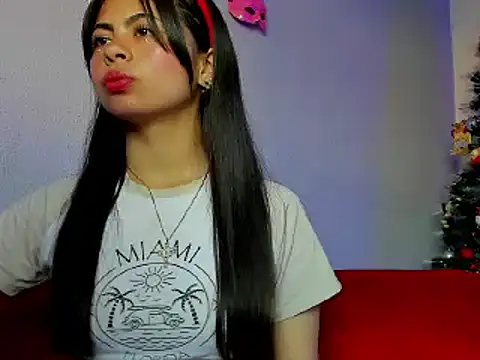 Snapshot of sallome21 chatting on 12.16.24 sallome21 online show from 12.16.24