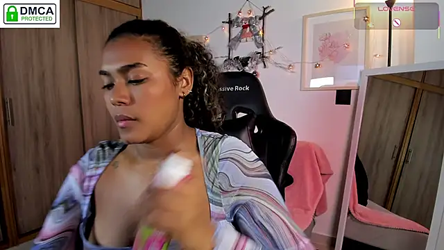 aleja montiel   online show from 12.05.25