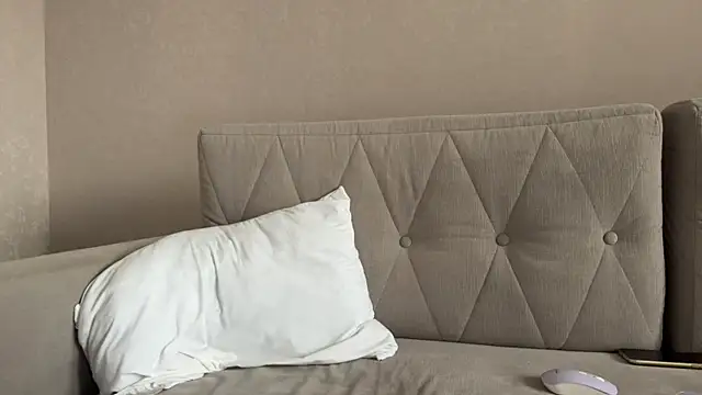 Snapshot of weshycouple chatting on 05.18.26 weshycouple online show from 05.18.26