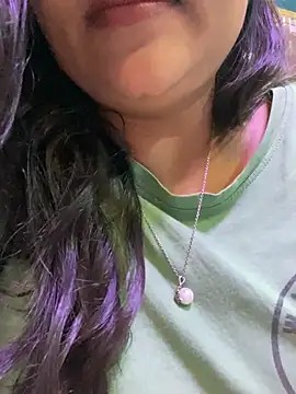 Snapshot of HaaniKaur chatting on 01.05.25 HaaniKaur online show from 01.05.25