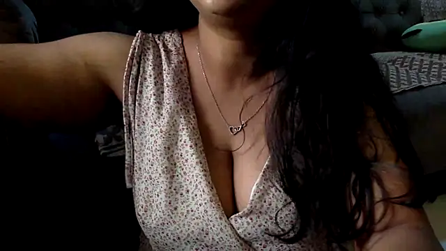 HaaniKaur online show from 06.10.26