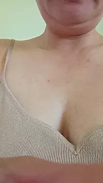 Snapshot of xLadyScarlettx chatting on 05.20.26 xLadyScarlettx online show from 05.20.26