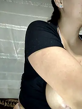 Snapshot of StephanieMarrien chatting on 01.05.26 StephanieMarrien online show from 01.05.26