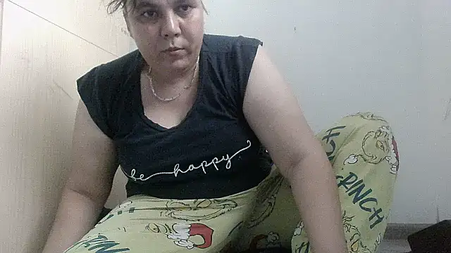 Snapshot of VixenBya chatting on 06.06.26 VixenBya online show from 06.06.26