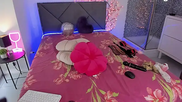 CassieEvans online show from 09.09.25