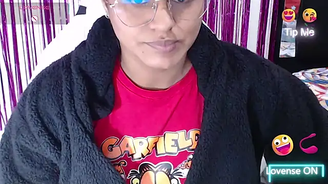 Snapshot of SweetAlmaa chatting on 03.11.26 SweetAlmaa online show from 03.11.26