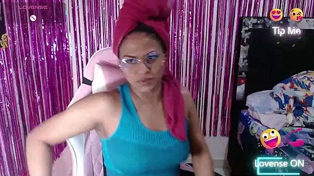 Snapshot of SweetAlmaa chatting on 03.29.26 SweetAlmaa online show from 03.29.26