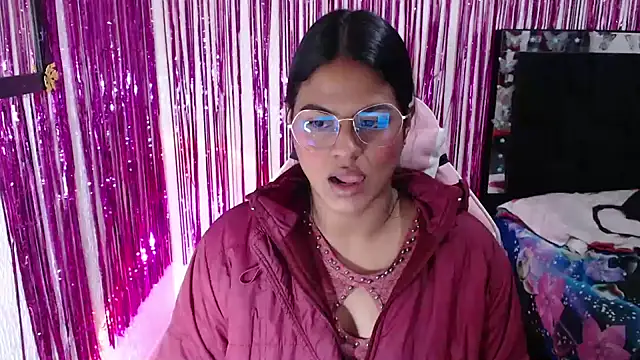 Snapshot of SweetAlmaa chatting on 04.27.26 SweetAlmaa online show from 04.27.26