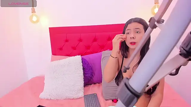 Ema Stone65 online show from 12.11.24