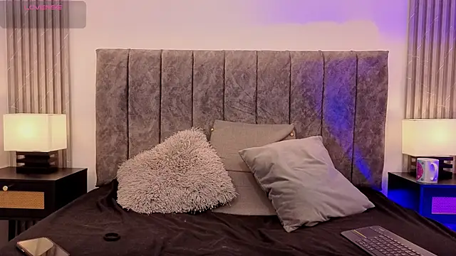 Ema Stone65 online show from 09.17.25