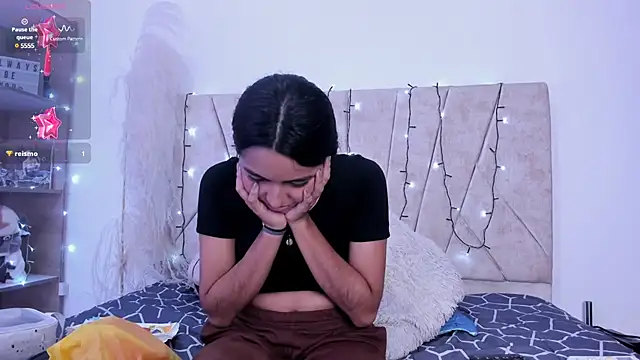 Snapshot of Kaela18 chatting on 12.12.24 Kaela18 online show from 12.12.24