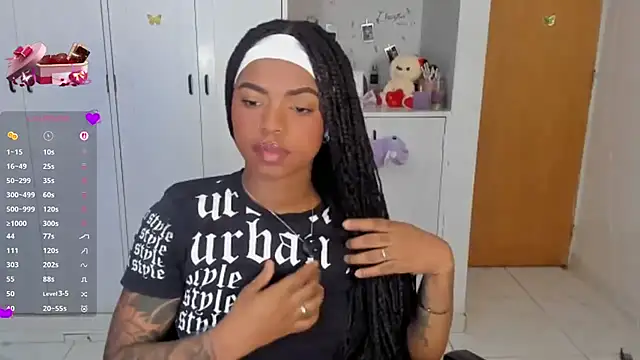 Snapshot of Marce_22 chatting on 02.18.26 Marce 22 online show from 02.18.26