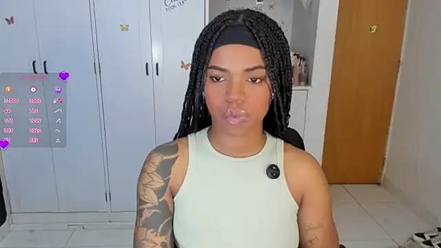 Snapshot of Marce_22 chatting on 02.22.26 Marce 22 online show from 02.22.26