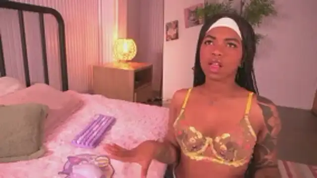 Snapshot of Marce_22 chatting on 02.26.26 Marce 22 online show from 02.26.26