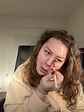 Snapshot of Fancy-Francy chatting on 01.17.25 Fancy-Francy online show from 01.17.25