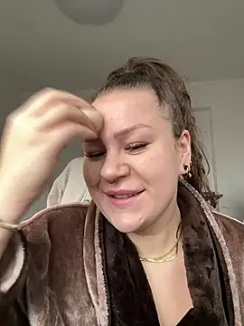 Snapshot of Fancy-Francy chatting on 02.27.25 Fancy-Francy online show from 02.27.25