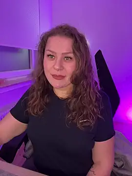 Snapshot of Fancy-Francy chatting on 03.04.25 Fancy-Francy online show from 03.04.25