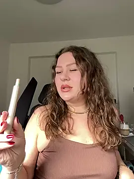 Snapshot of Fancy-Francy chatting on 03.18.25 Fancy-Francy online show from 03.18.25