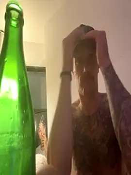 UnCuTupTheBuTT online show from 10.06.25