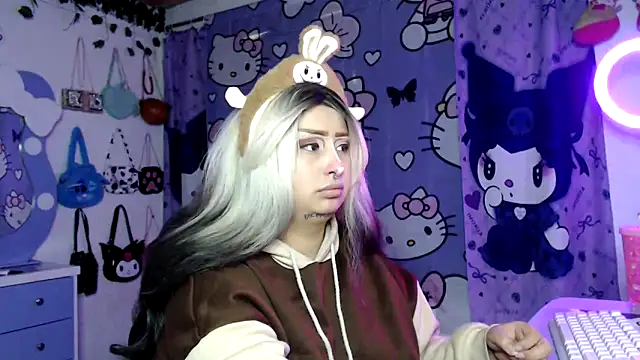 lussyevans24 online show from 11.30.25