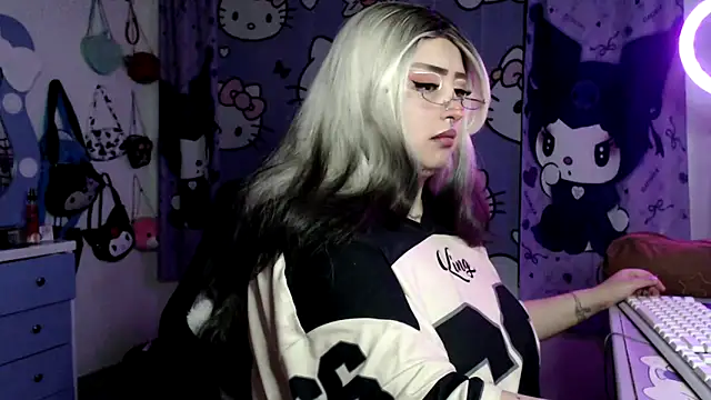 lussyevans24 online show from 03.30.26