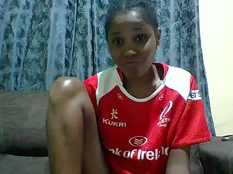 Snapshot of miss_lyne001 chatting on 10.20.25 miss lyne001 online show from 10.20.25