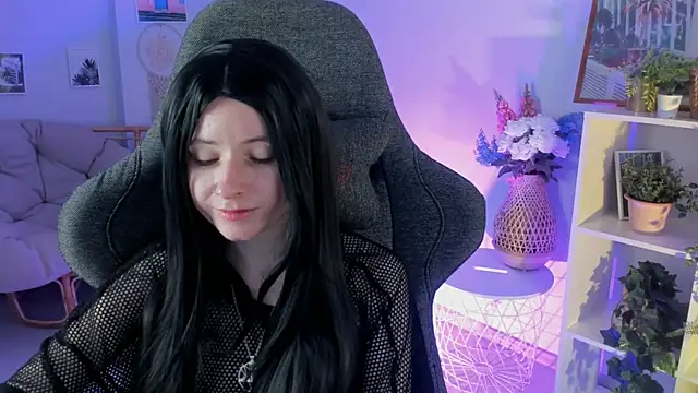 Snapshot of LexiWenford chatting on 12.18.24 LexiWenford online show from 12.18.24