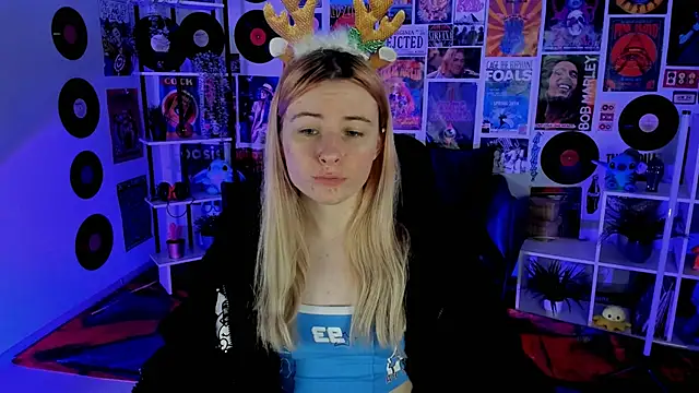 Snapshot of LexiWenford chatting on 12.27.24 LexiWenford online show from 12.27.24