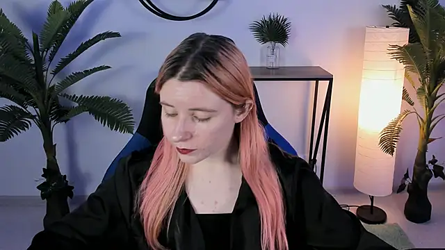 Snapshot of LexiWenford chatting on 01.27.25 LexiWenford online show from 01.27.25