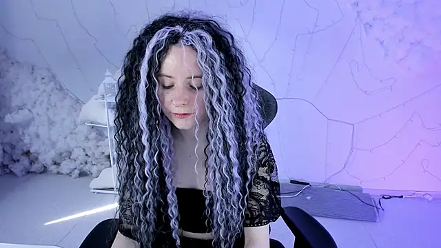 Snapshot of LexiWenford chatting on 03.18.25 LexiWenford online show from 03.18.25