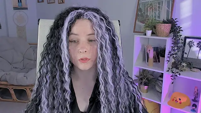 Snapshot of LexiWenford chatting on 03.19.25 LexiWenford online show from 03.19.25
