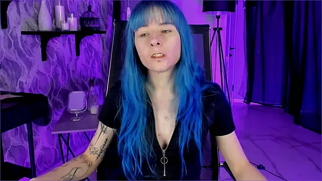 Snapshot of LexiWenford chatting on 09.18.25 LexiWenford online show from 09.18.25