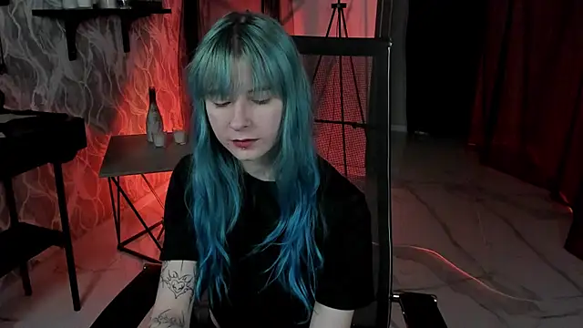 Snapshot of LexiWenford chatting on 10.04.25 LexiWenford online show from 10.04.25