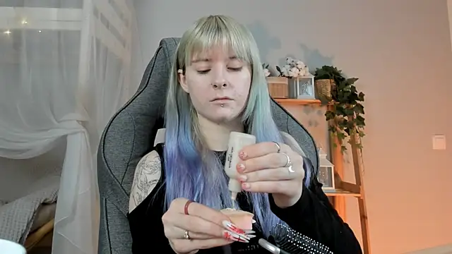 LexiWenford online show from 11.14.25