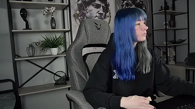 Snapshot of LexiWenford chatting on 04.17.26 LexiWenford online show from 04.17.26