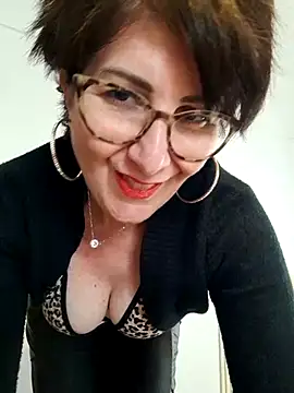 Snapshot of Viola8p chatting on 05.17.26 Viola8p online show from 05.17.26