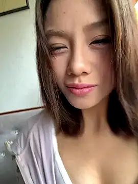 Snapshot of Asia-Melody chatting on 10.09.25 Asia-Melody online show from 10.09.25