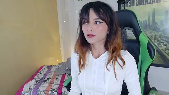 Snapshot of kittyzenn chatting on 04.09.26 kittyzenn online show from 04.09.26