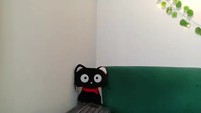 Snapshot of kittyzenn chatting on 06.15.26 kittyzenn online show from 06.15.26