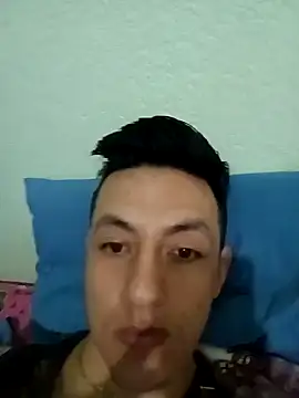 Snapshot of alexmoragomez chatting on 12.03.24 alexmoragomez online show from 12.03.24