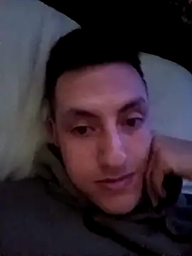 Snapshot of alexmoragomez chatting on 10.20.25 alexmoragomez online show from 10.20.25