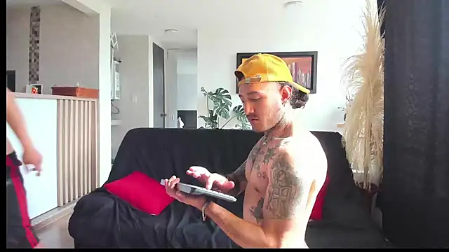 MARCELOANDLUCIAN online show from 02.24.25