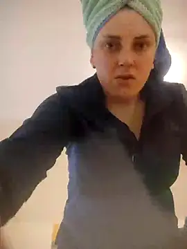 Snapshot of CoddessCrystal chatting on 03.17.26 CoddessCrystal online show from 03.17.26