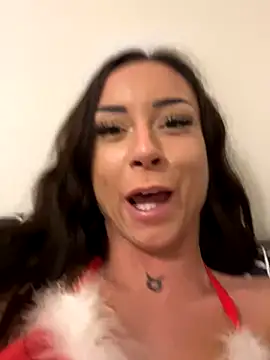 Snapshot of cara_mella chatting on 12.03.24 cara mella online show from 12.03.24