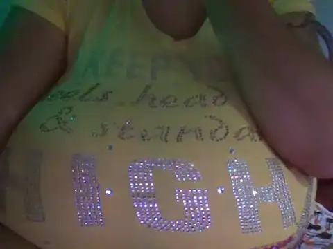 Snapshot of RoxiRedXXX chatting on 12.21.24 RoxiRedXXX online show from 12.21.24