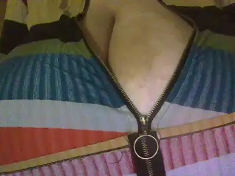 Snapshot of RoxiRedXXX chatting on 02.24.25 RoxiRedXXX online show from 02.24.25