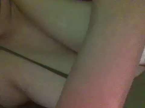 Snapshot of RoxiRedXXX chatting on 03.22.25 RoxiRedXXX online show from 03.22.25