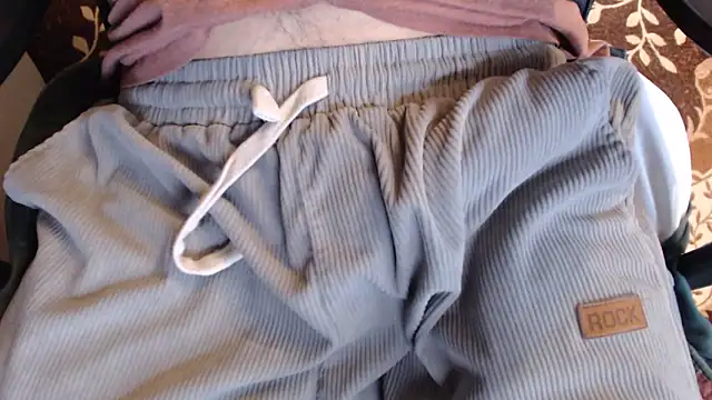 MrStraightDik online show from 11.27.25